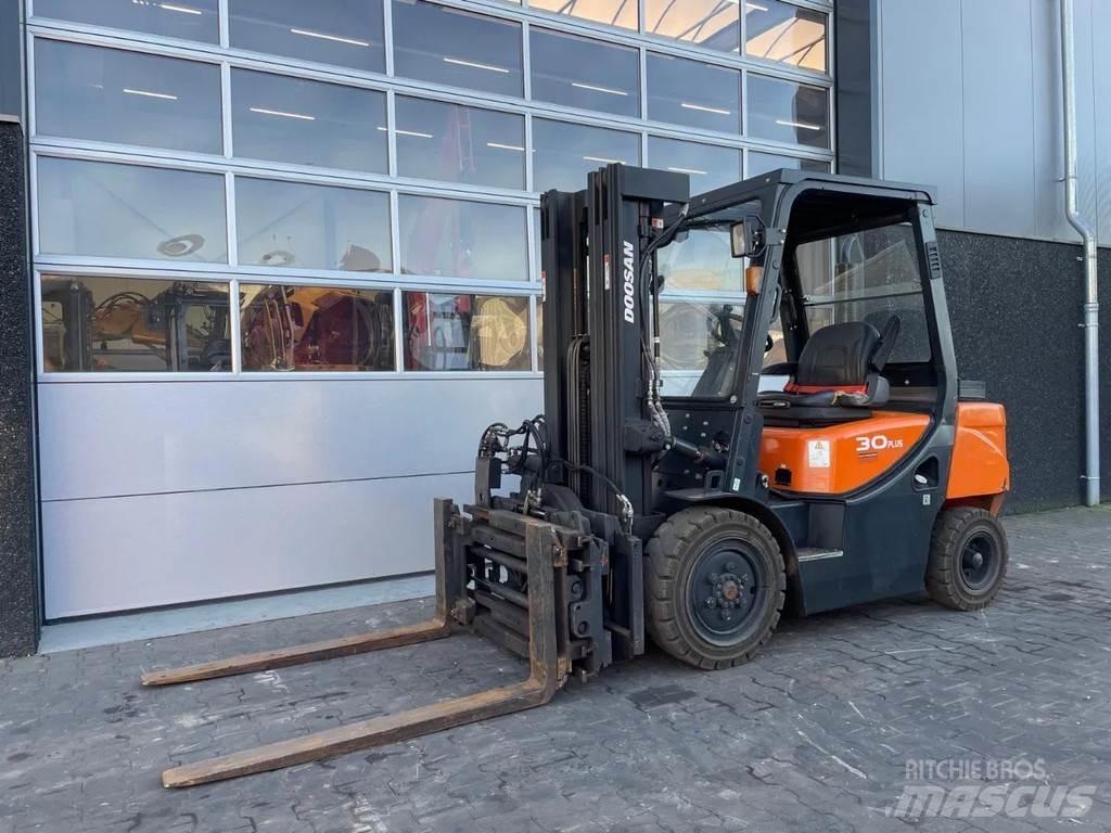 Doosan D30GP Вилични кари-повдигачи - други