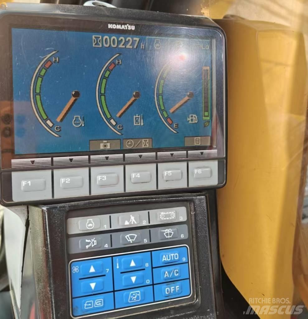 Komatsu 210LC-8 Верижен екскаватор