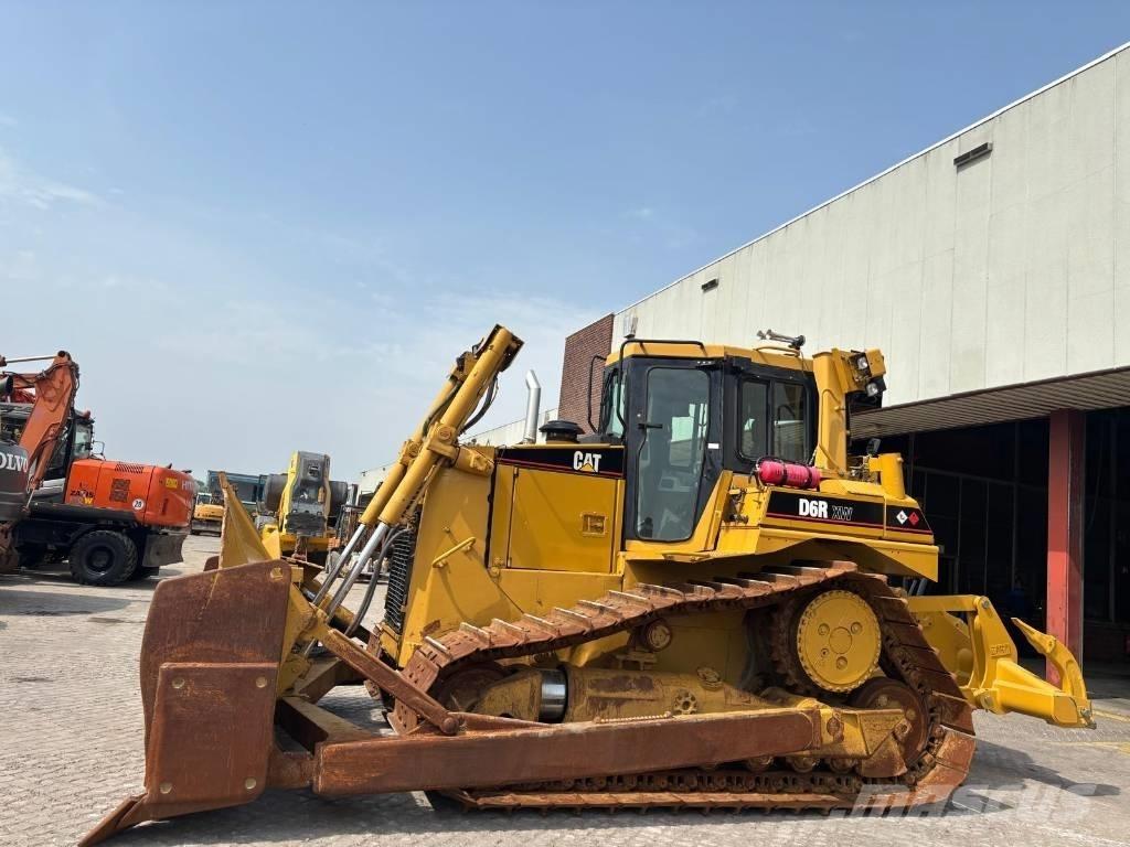 CAT D 6 R XW Верижни булдозери
