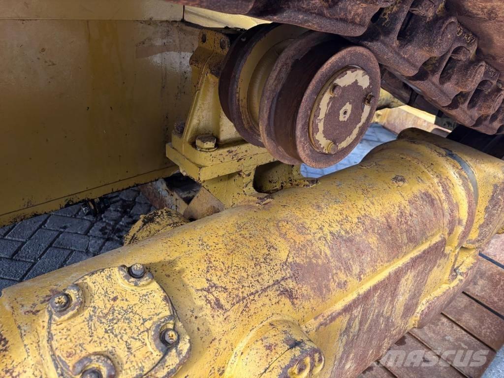 CAT D 6 R XW Верижни булдозери
