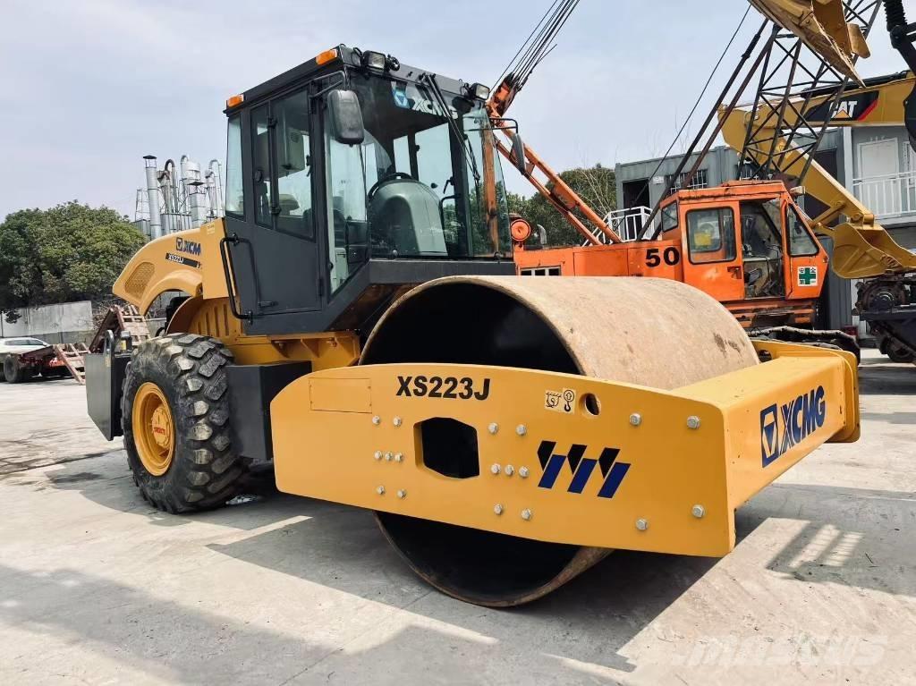 XCMG XS 223 J Еднобарабанни ролки
