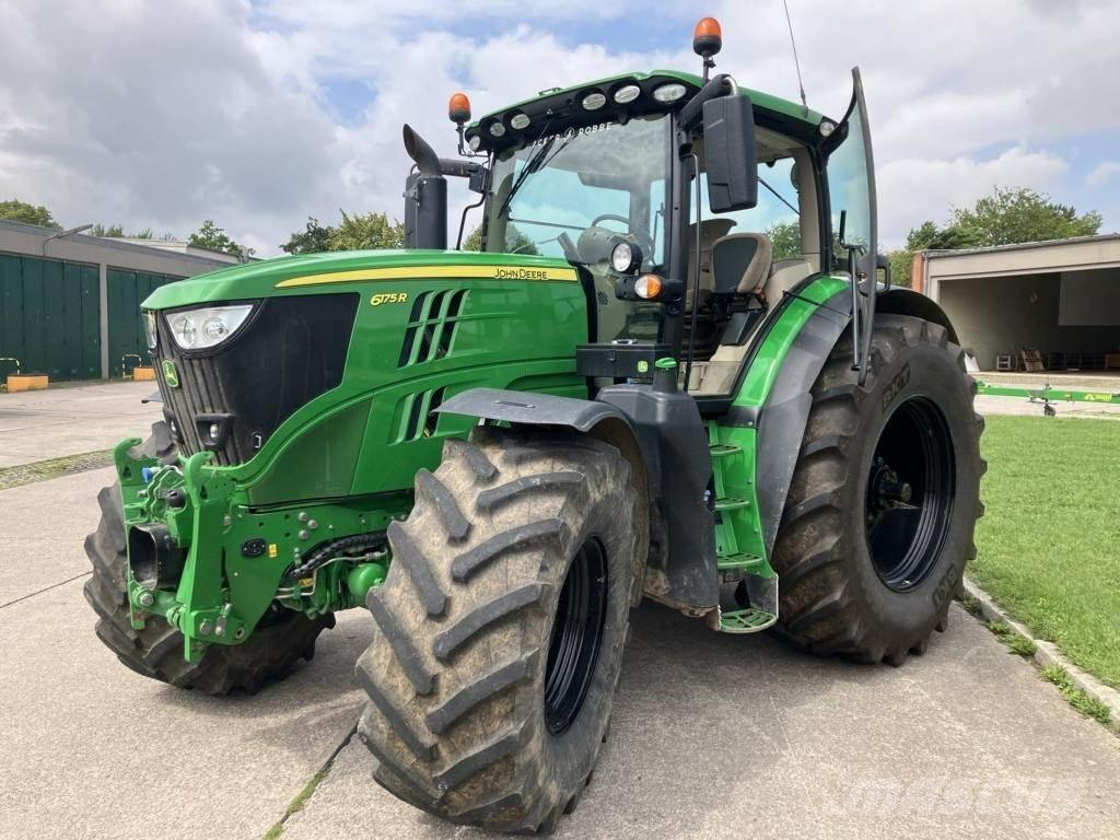 John Deere 6215R Трактори