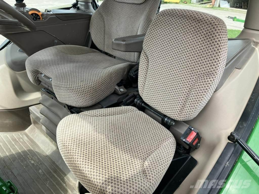 John Deere 6215R Трактори