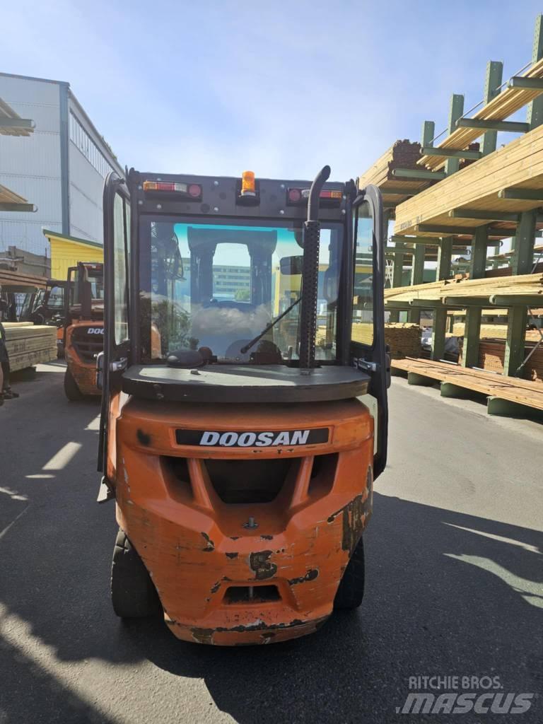 Daewoo Doosan D35C - 7 Дизелови камиони