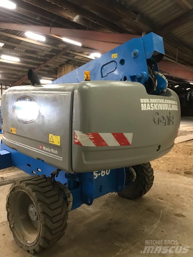 Genie S 60 HC Телескопични повдигачи
