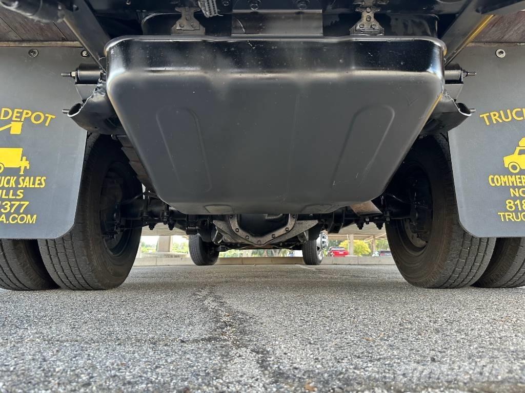 Chevrolet 3500 HD Пикапи