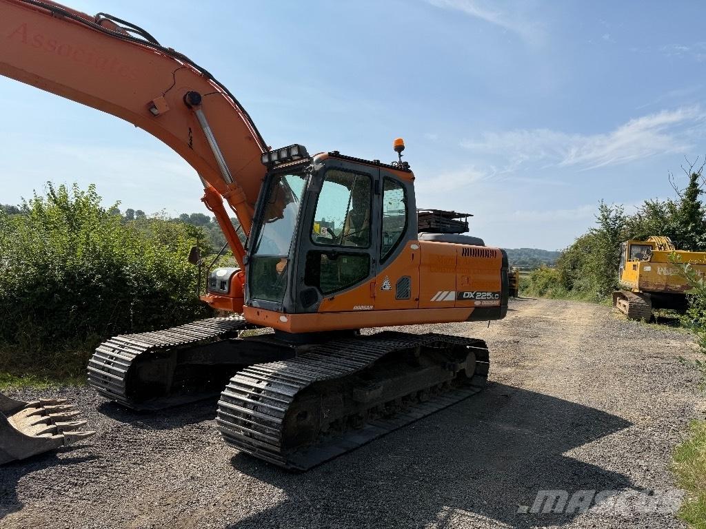 Doosan DX 225 LC Верижен екскаватор