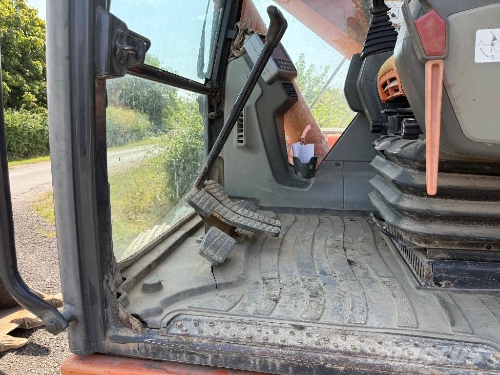 Doosan DX 225 LC Верижен екскаватор