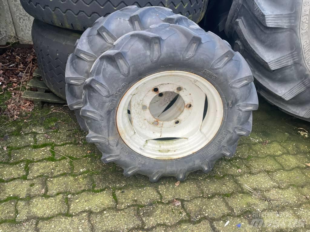 Pirelli 6.5 -16 + velg Колелета/Гуми