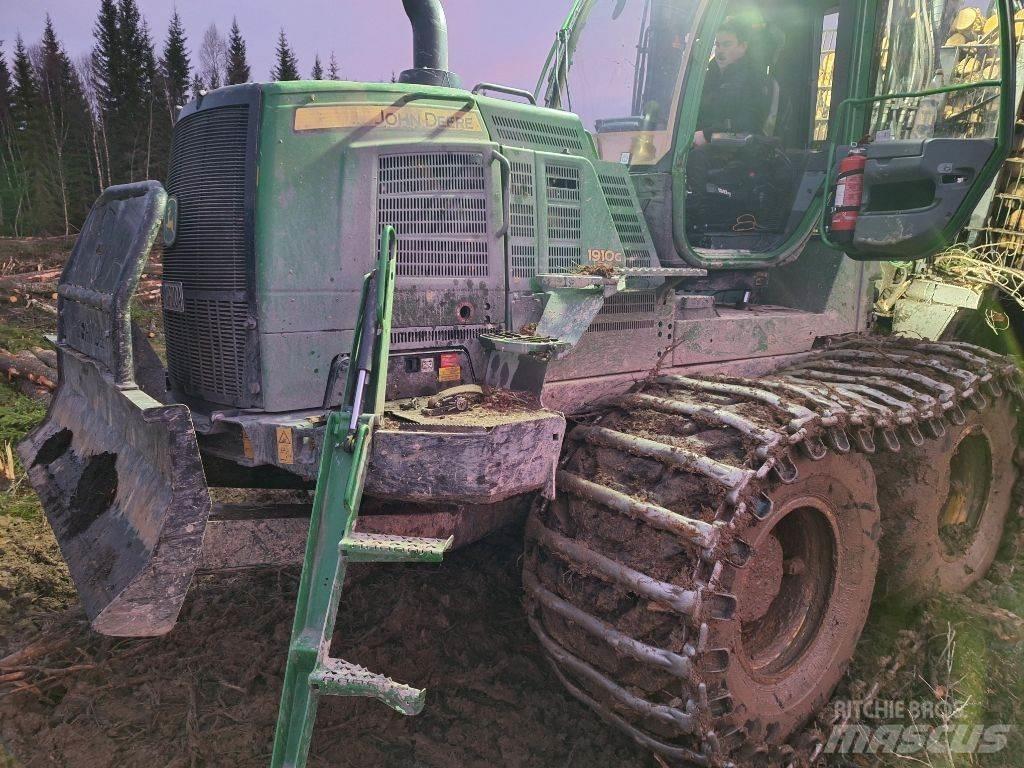 John Deere 1910 Форуардери