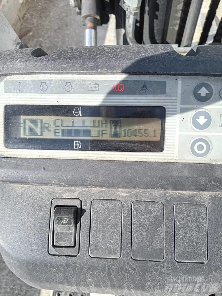 UniCarriers DX 25 Дизелови камиони