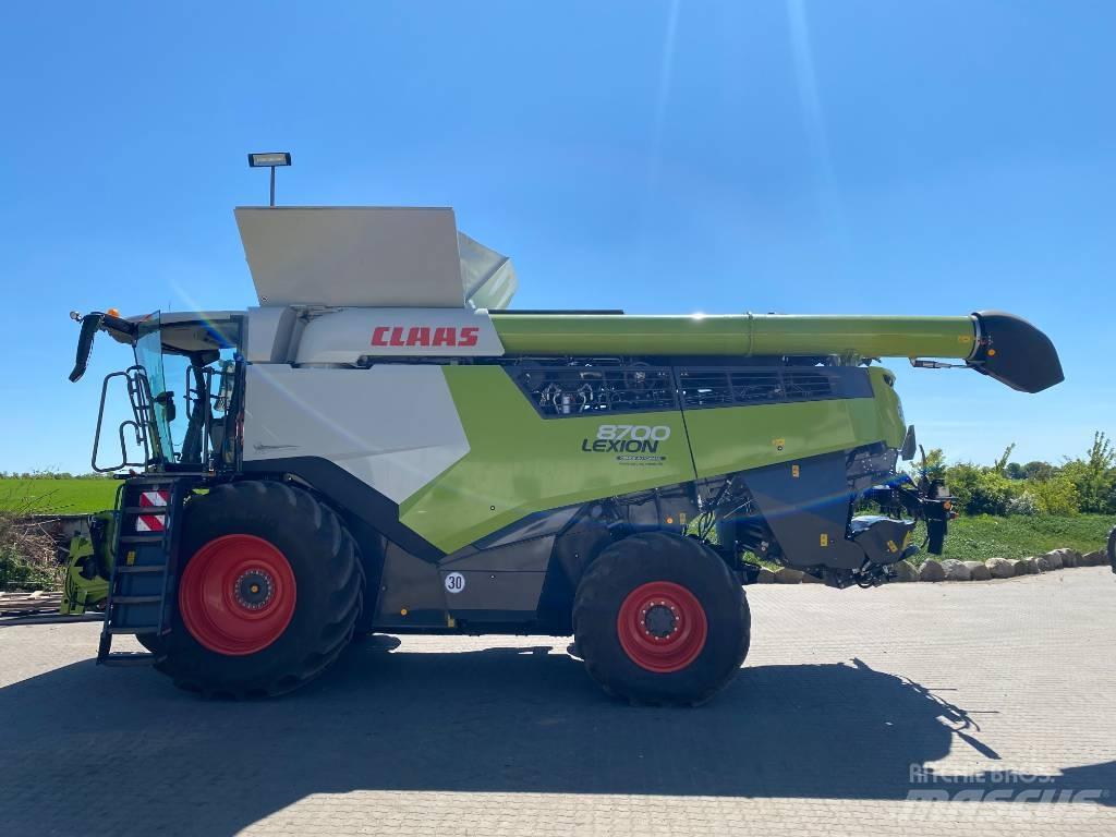CLAAS Lexion 8700 Комбайни