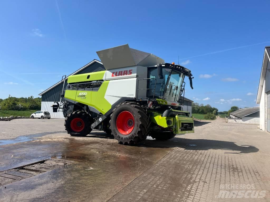 CLAAS Lexion 8700 Комбайни