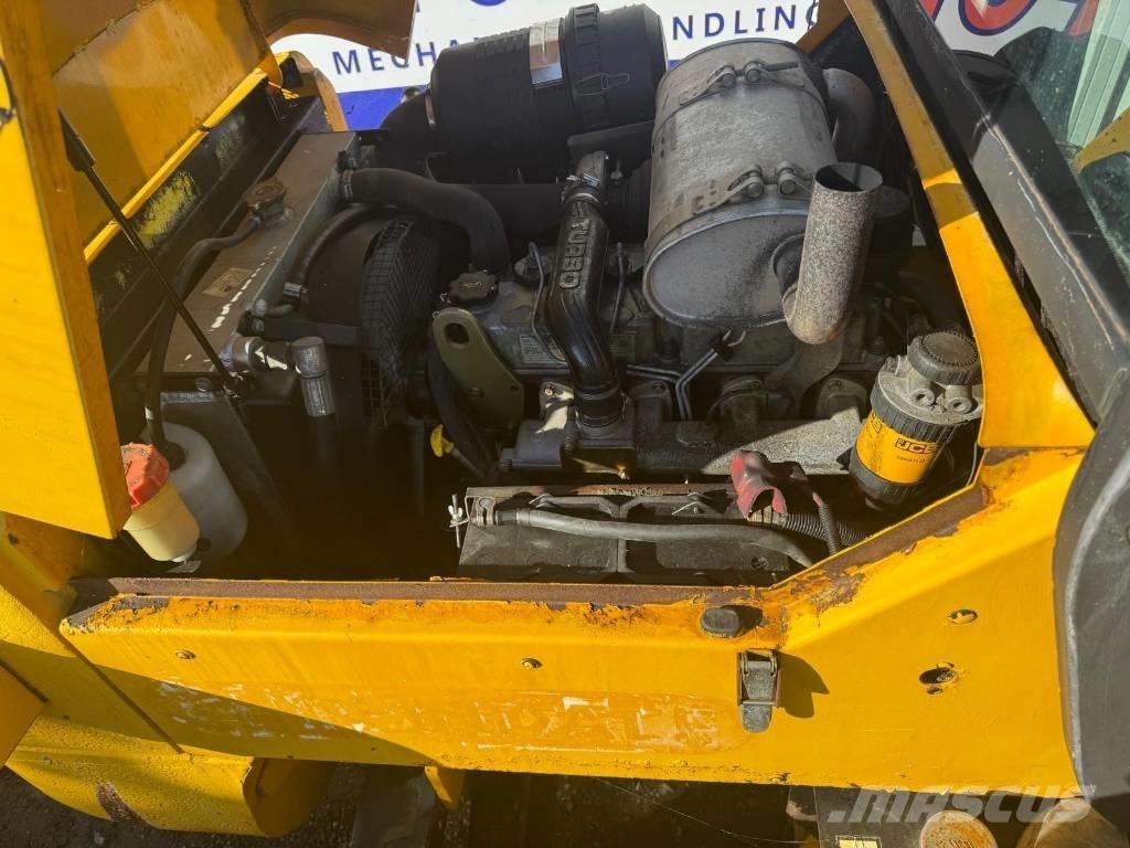 JCB 926 Камиони за херавни местности