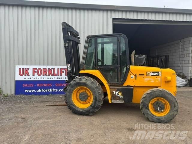 JCB 926 Камиони за херавни местности
