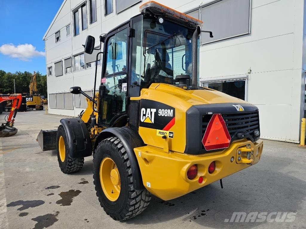 CAT 908M Колесни товарачи