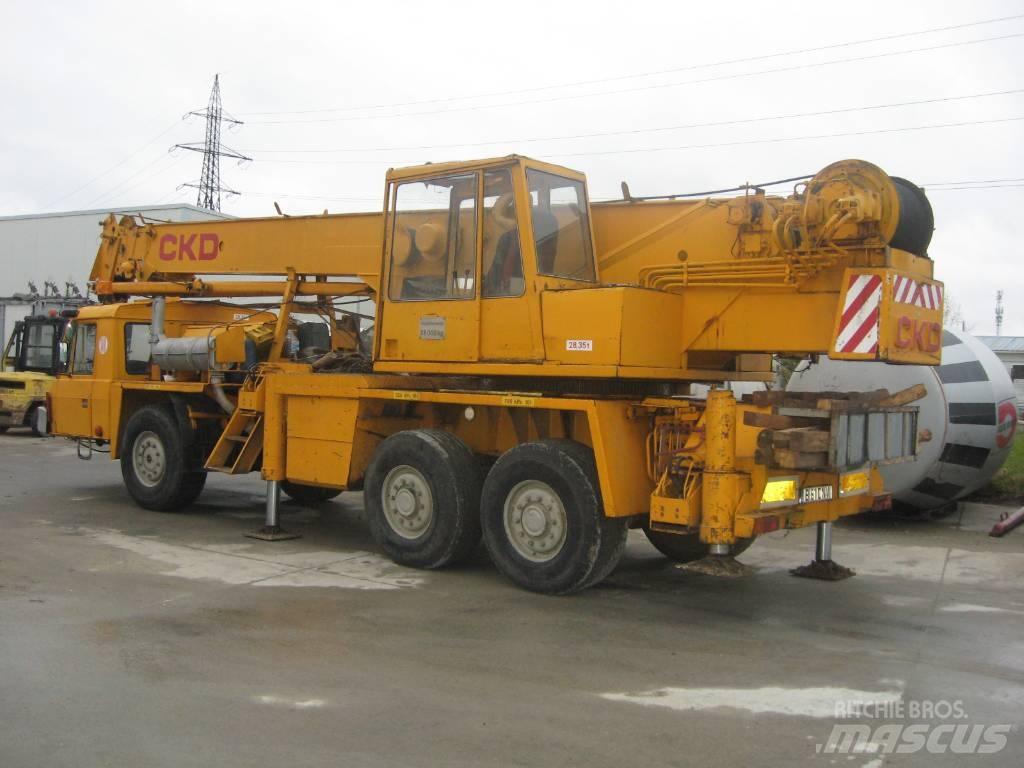 Tatra CKD Всъдеходни кранове