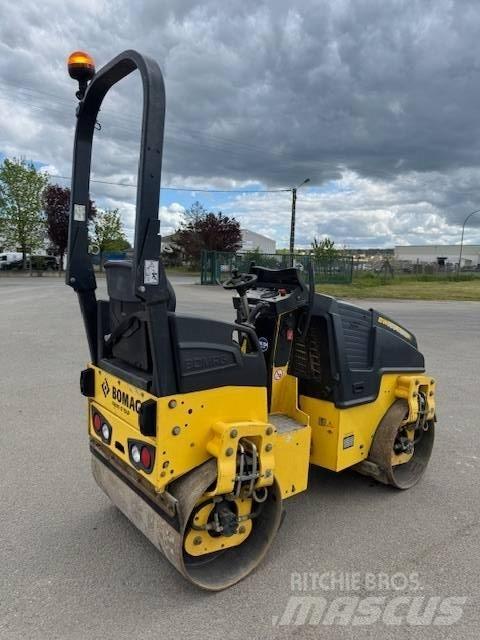 Bomag BW 100 AD M-5 Двойни барабанни ролки

