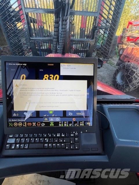 Komatsu XF895-2 Форуардери