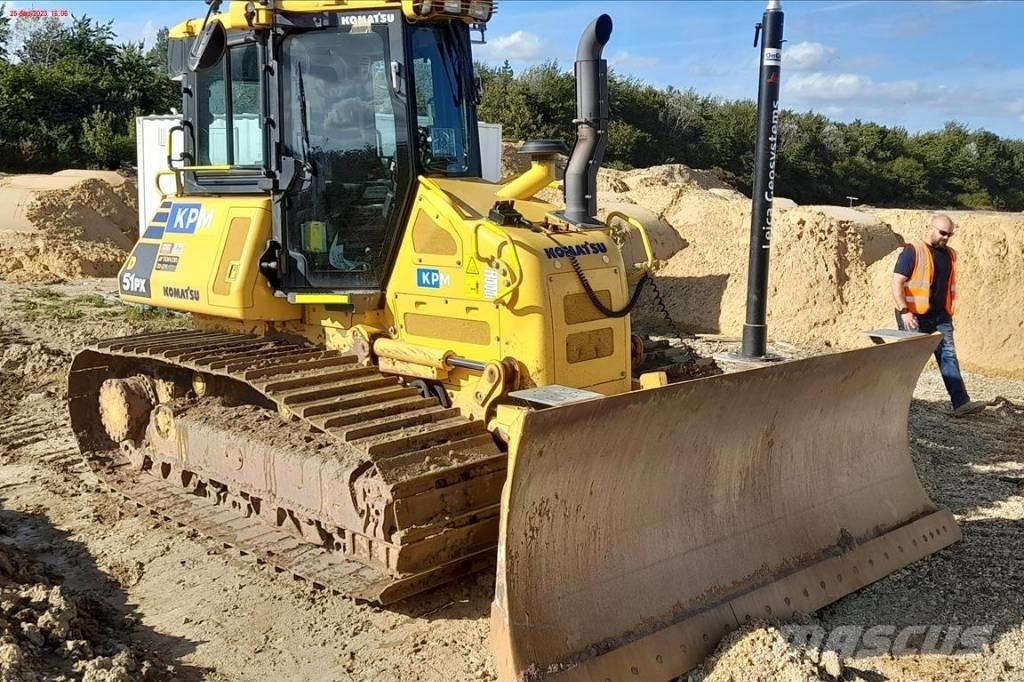 Komatsu D51 PX-24 Верижни булдозери
