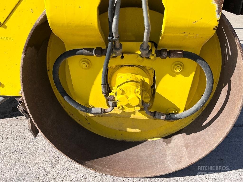Bomag BW 120 AD-3 Двойни барабанни ролки
