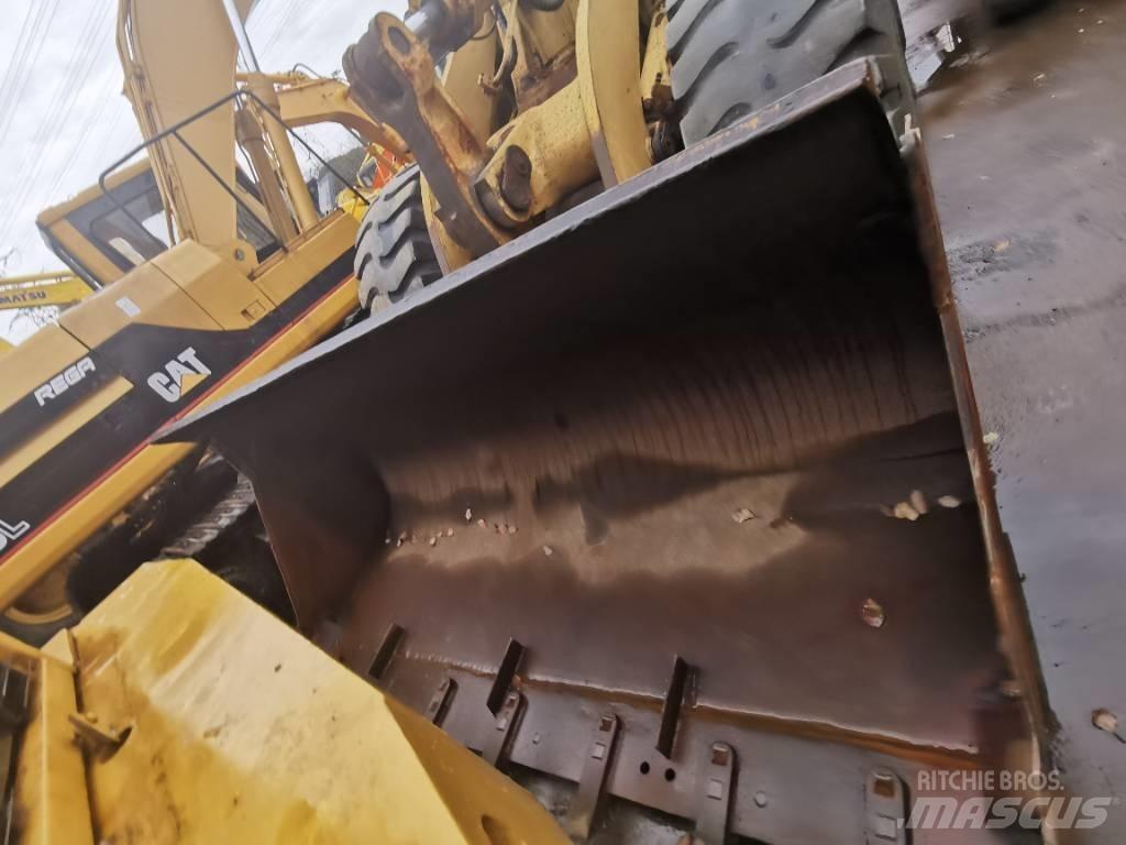 CAT 966F Колесни товарачи