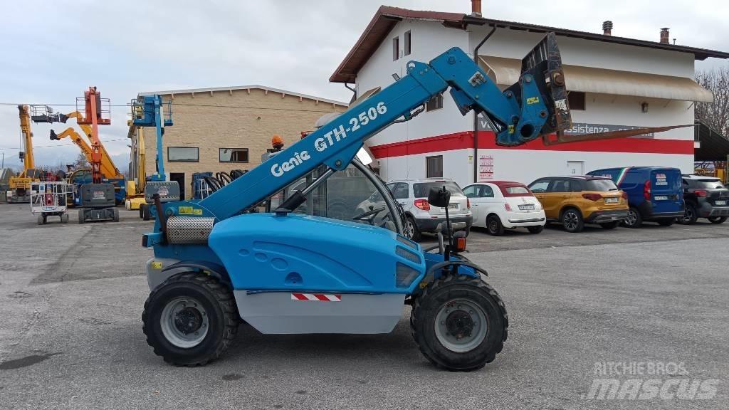 Terex Genie 2506 Телескопични товарачи