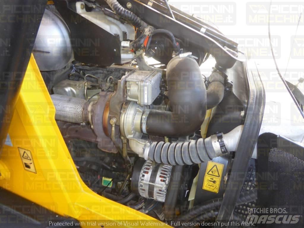 JCB 3CX Товарач със заден ексватор