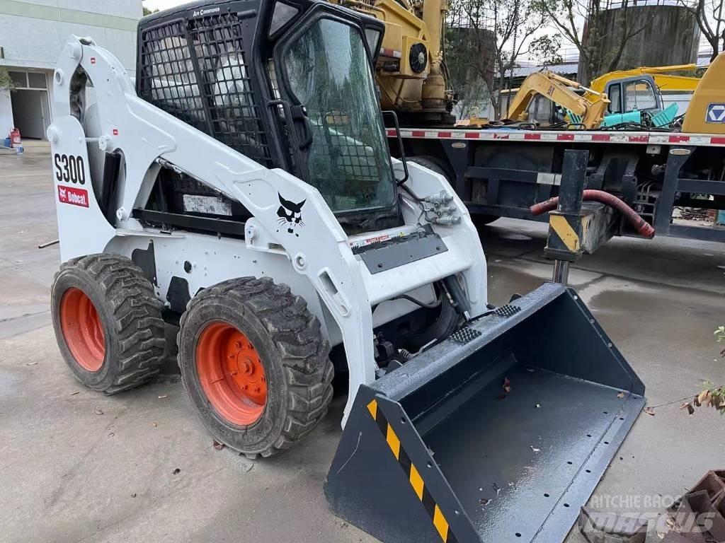Bobcat S 300 Мини товарачи
