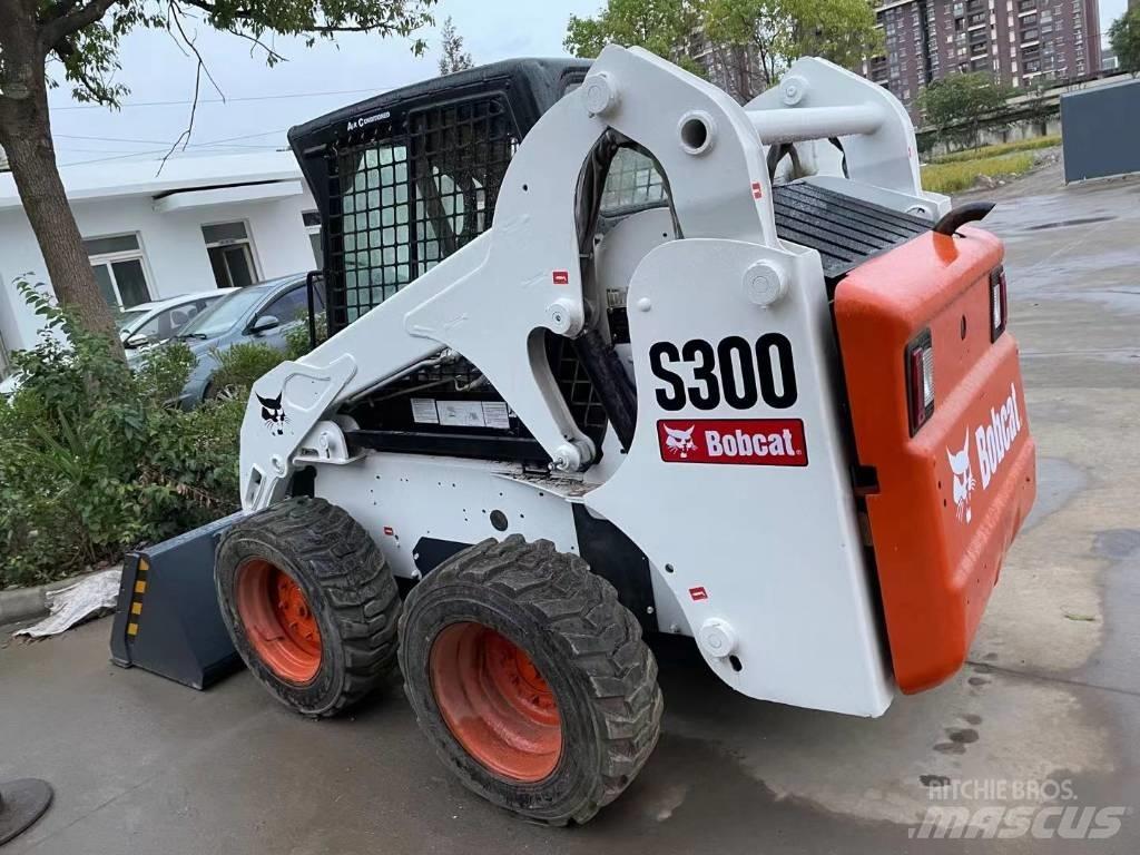 Bobcat S 300 Мини товарачи
