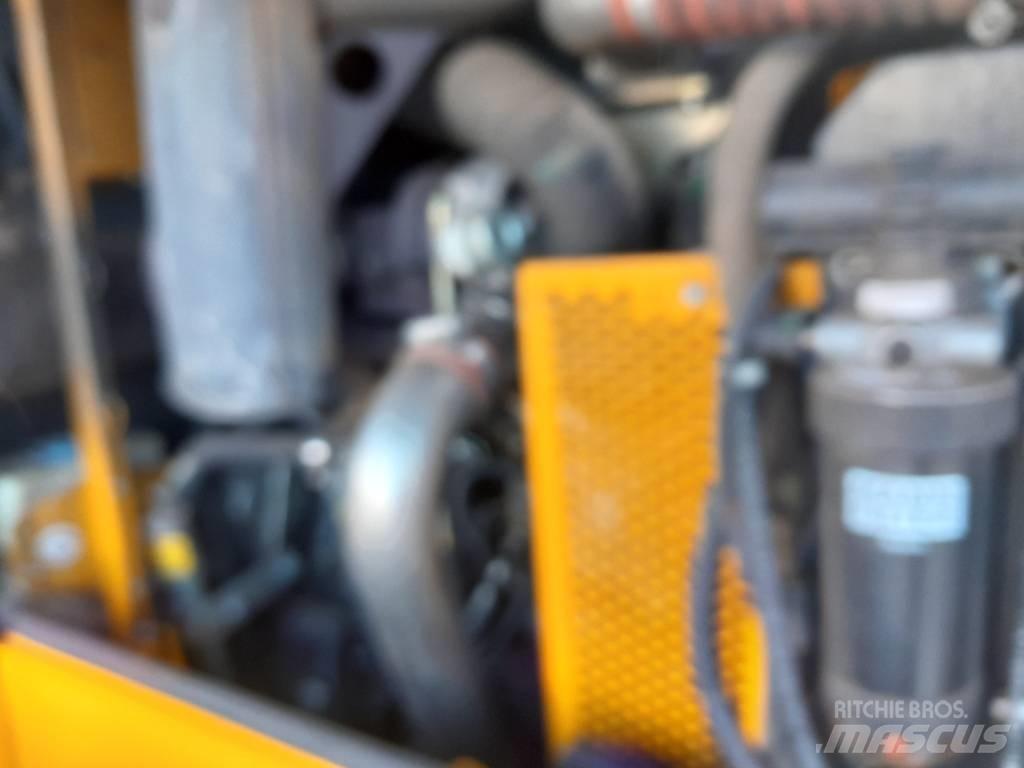 JCB 412 Телескопични товарачи за селското стопанство