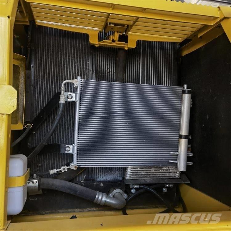 Komatsu PC200-8 Верижен екскаватор