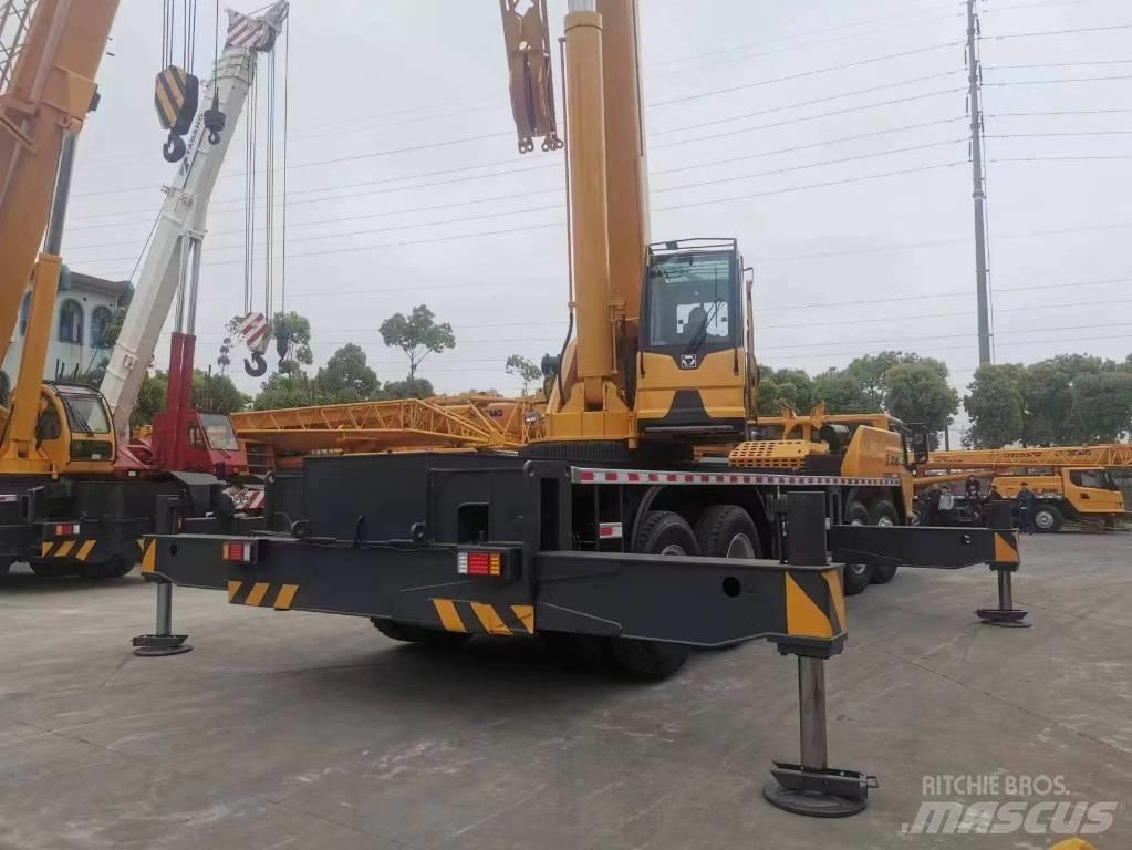 XCMG XZJ5434JQZ70K Верижен товарач