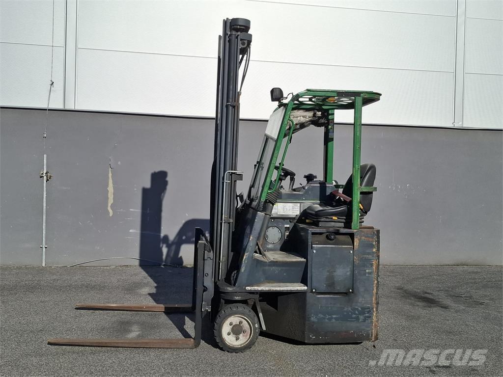 Combilift C3000CB Повдигач с движение в 4 посоки
