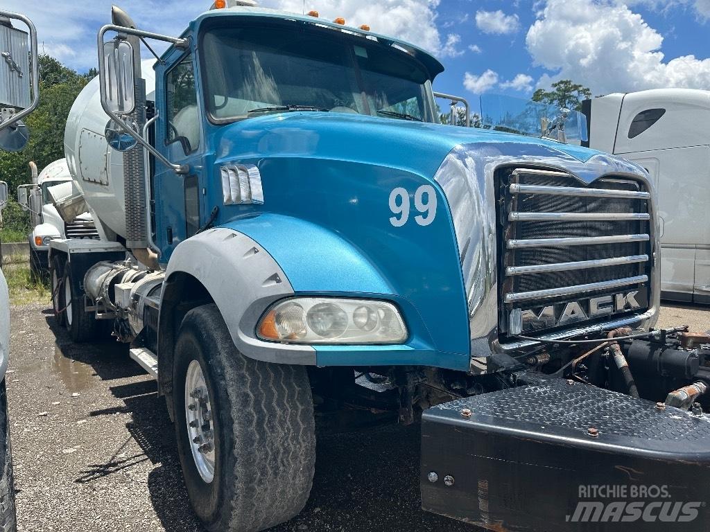 Mack GU 800 Други