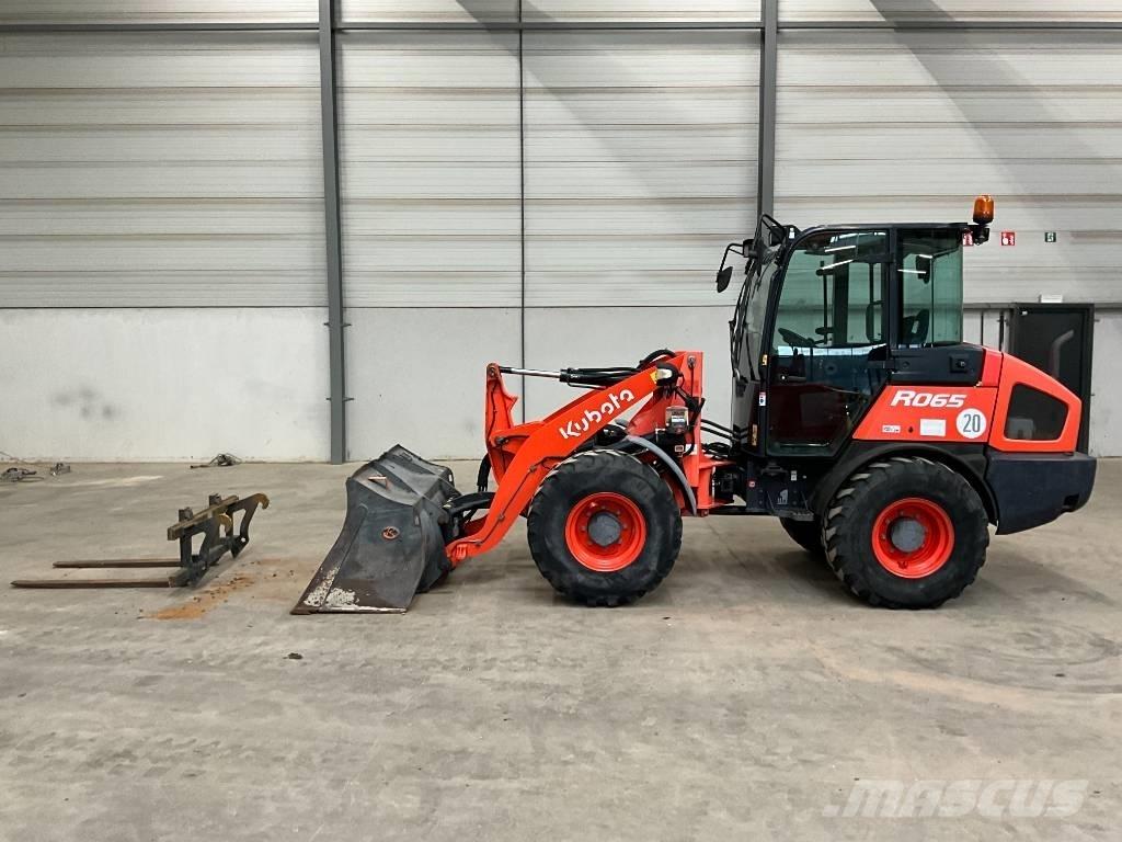 Kubota R 065 Колесни товарачи