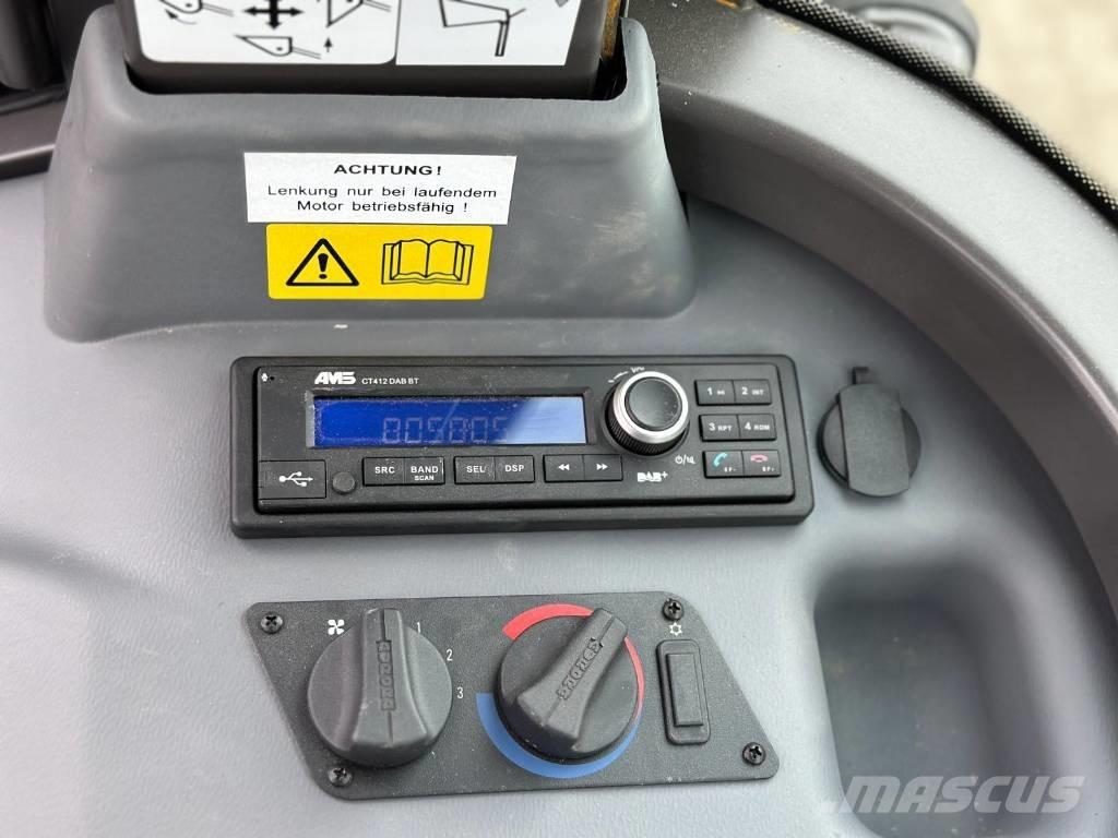 Mecalac AX 700 Колесни товарачи