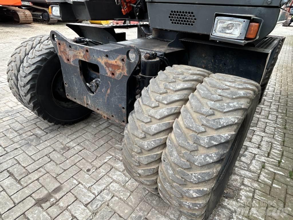 Hitachi ZX 140 W Колесни екскаватори
