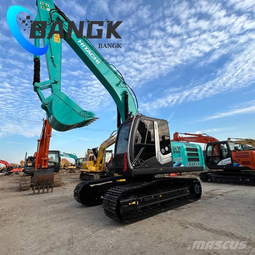 Hitachi 200 Колесни екскаватори