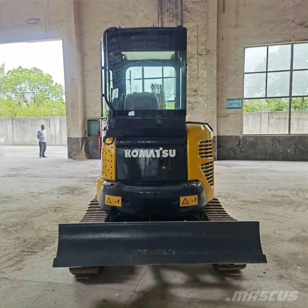 Komatsu PC30 Верижен екскаватор