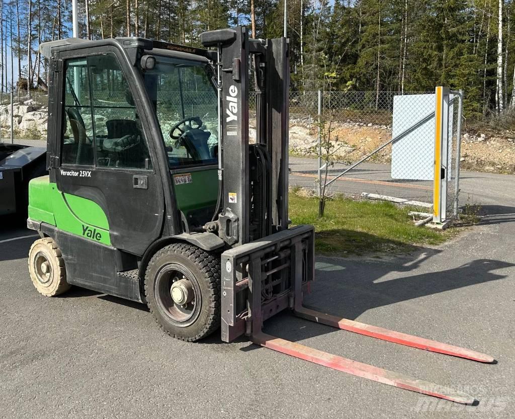Yale GLP 25 VX Камиони с АГУ