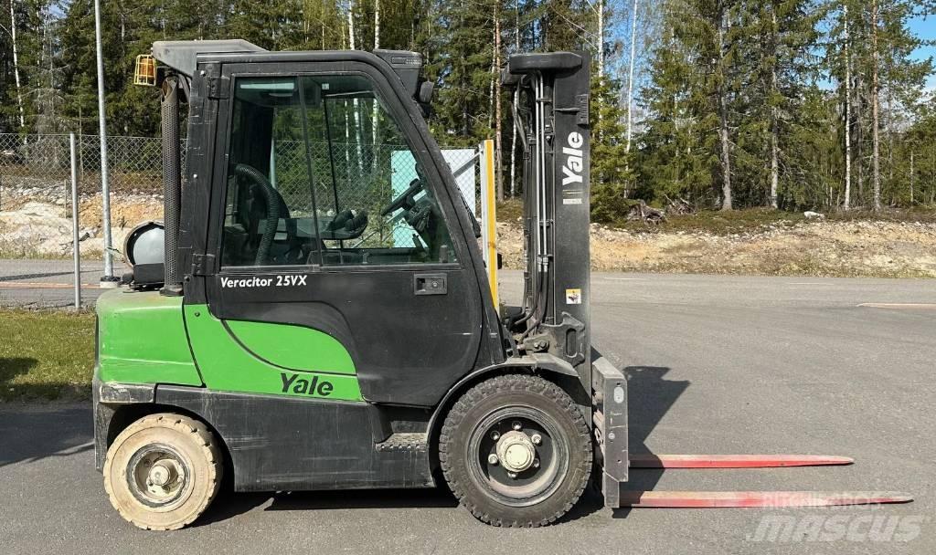 Yale GLP 25 VX Камиони с АГУ