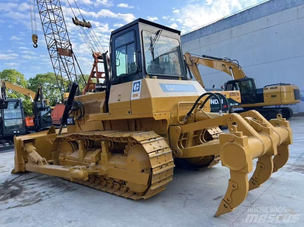 CAT D7G Верижни булдозери

