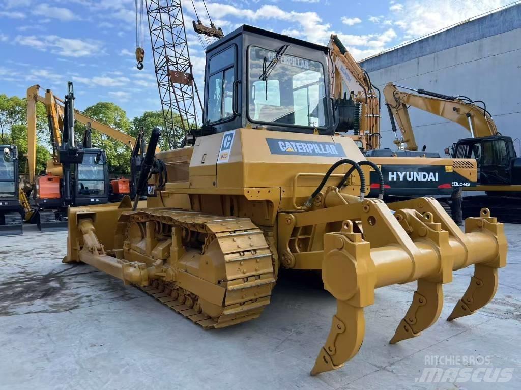 CAT D7G Верижни булдозери
