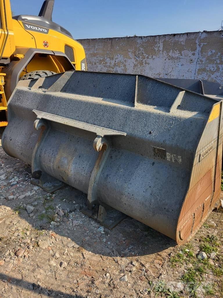 Volvo L 120 H Колесни товарачи