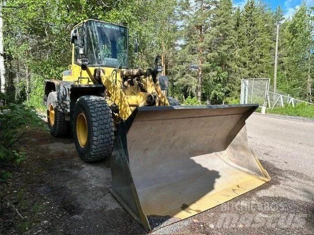 Komatsu WA 180-3 Колесни товарачи