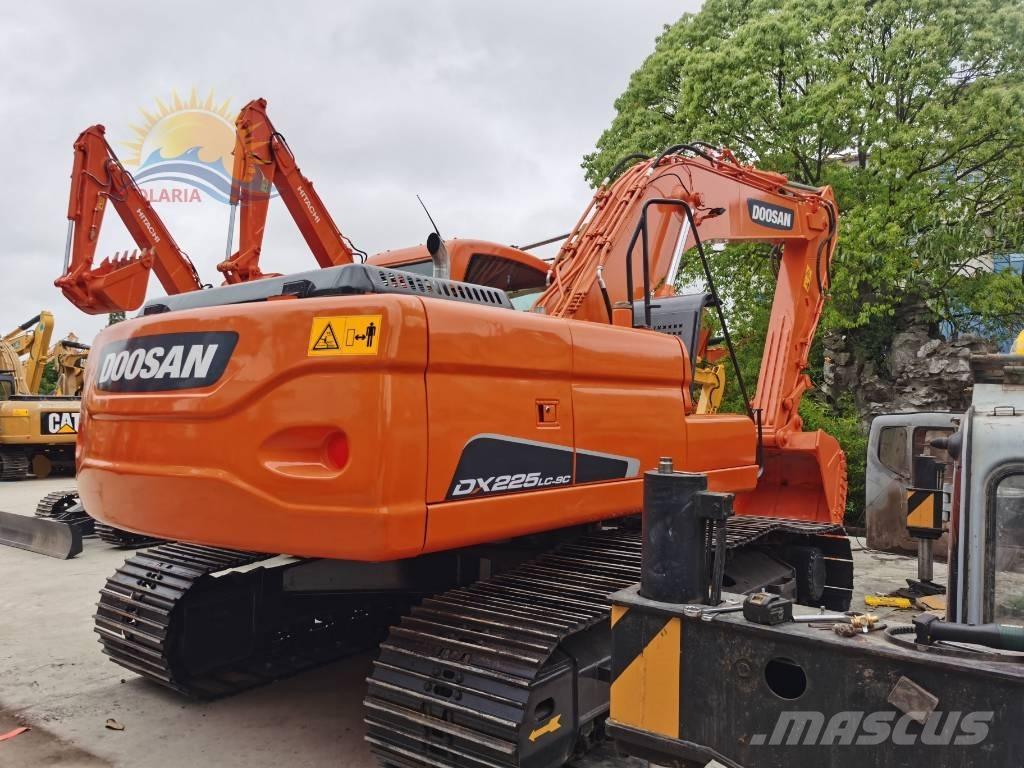 Doosan DX 225 LC Верижен екскаватор