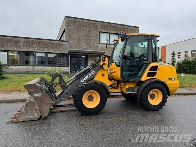 Volvo L 25 F Колесни товарачи