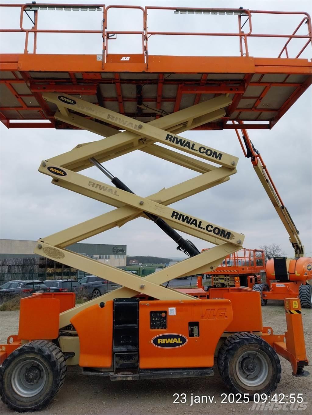 JLG 3394RT Ножични работни платформи