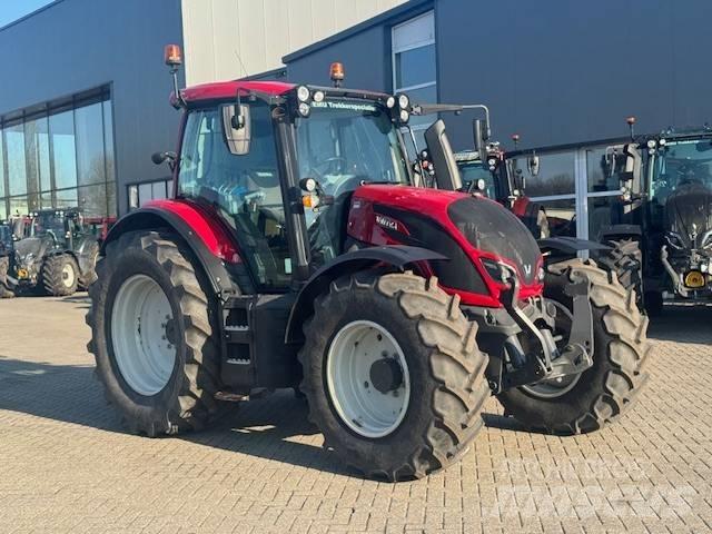 Valtra N134 Hitech Трактори
